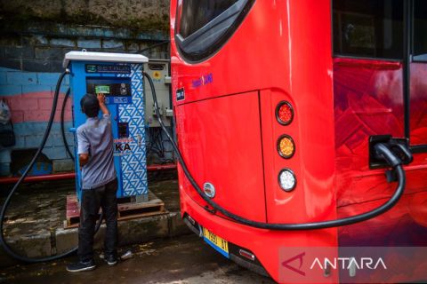 Uji coba bus listrik di kota Bandung