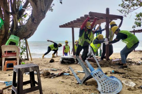 Dampak cuaca ekstrem di pantai Kuta Bali