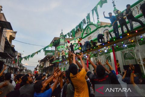 Tradis Serak Gulo di Padang