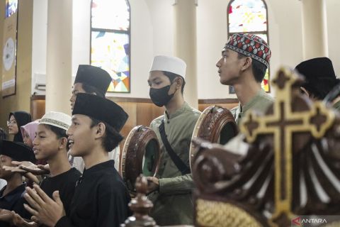 Musik hadroh iringi misa Natal di Gereja Katolik Betawi