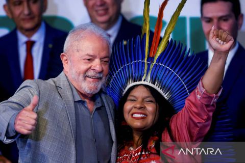 Presiden terpilih Brasil Luiz Inacio Lula da Silva kenalkan kandidat menterinya
