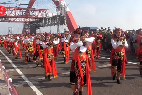Pelajar meriahkan Tari Remo massal hingga pecahkan rekor MURI