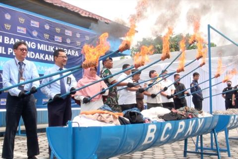 Bea Cukai Palangka Raya musnahkan barang ilegal senilai Rp 742 juta