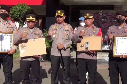 Berprestasi, 2 anggota Polrestro Tangerang diberi penghargaan