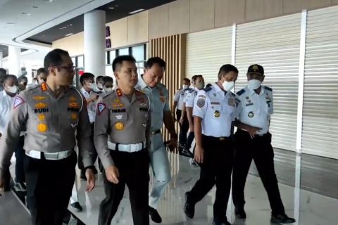 Dirjen Hubdat & Kakorlantas Polri cek kesiapan angkutan libur Natal