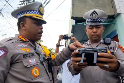Dirlantas Polda Jateng pantau arus lalu lintas dengan drone