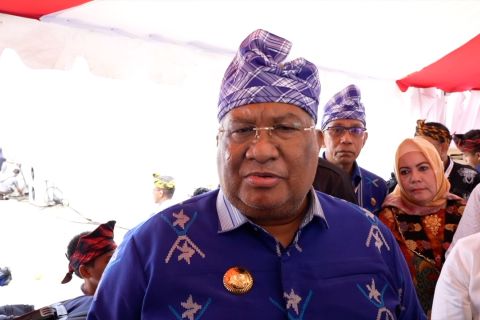 Gubernur Sultra akan copot pejabat yang hambat investasi