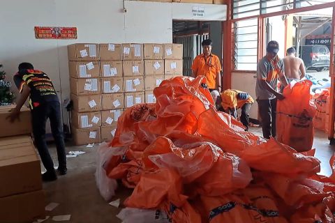 Jelang Natal, Pengiriman paket di Kantor Pos Jayapura mulai meningkat