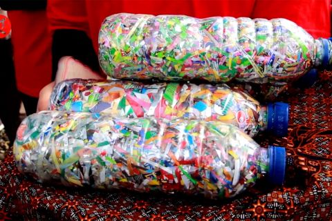 Membangun kemandirian pengolahan sampah di Nagari lewat Taman Ecobrick