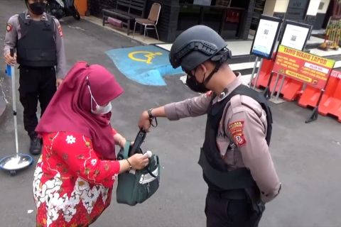 Polres Kuningan perketat penjagaan pasca bom Astanaanyar