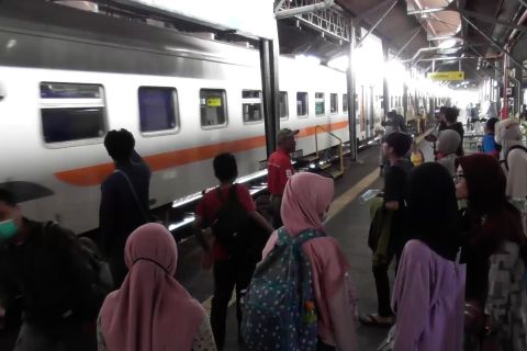 PT KAI Daop IV operasikan 81 kereta hadapi libur Natal dan Tahun Baru