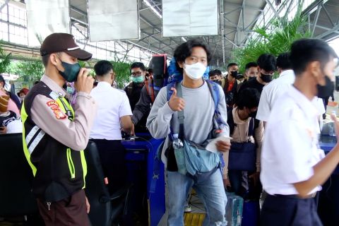 Puncak libur Natal, KAI Daop 1 catat 38.000 penumpang kereta api
