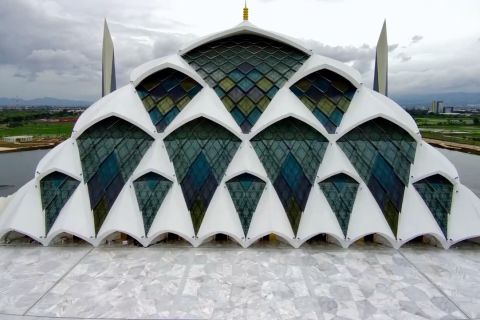 Gubernur & Wagub Jabar pimpin operasi semut bersihkan Masjid Al-Jabbar