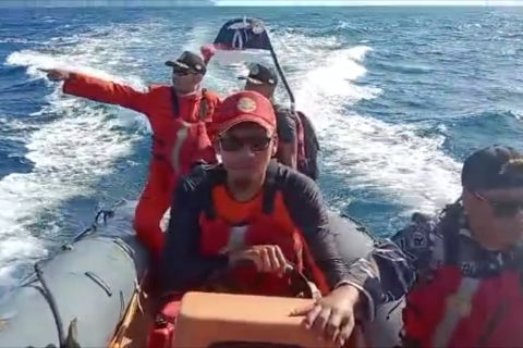 SAR lakukan pencarian WNA tenggelam saat berenang di perairan Gili