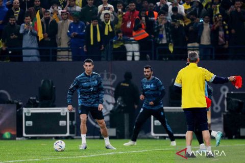 CR7 tampil perdana dengan klub barunya Al Nassr dalam sebuah latihan bersama tim