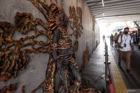 Instalasi kreatif mural 3D di Terowongan Kendal