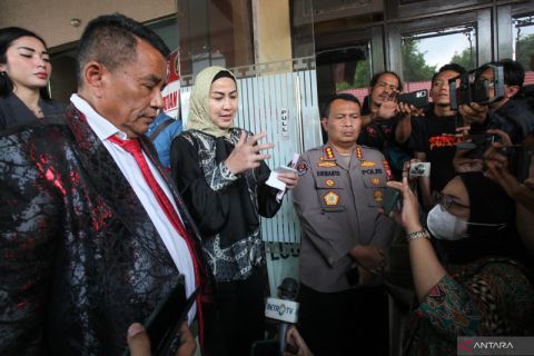 Venna Melinda datangi Polda Jawa Timur