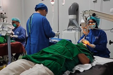 144 warga Bangka Selatan jalani operasi mata gratis