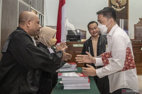 Tuntutan Arif Rahman Arifin