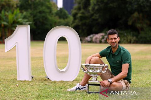 Novak Djokovic rayakan juara ke-10 kalinya di Australian Open