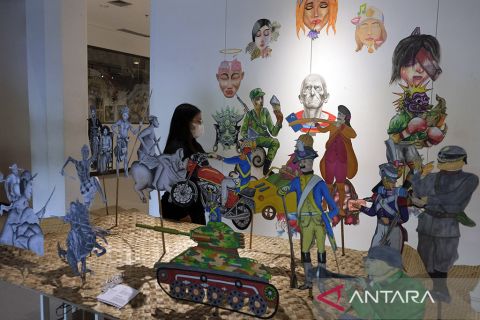 Seniman muda Bali mulai berkreativitas setelah dihentikannya PPKM