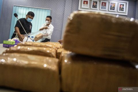 Polrestabes Palembang Gagalkan Pengiriman 30 Kg Ganja Asal Aceh