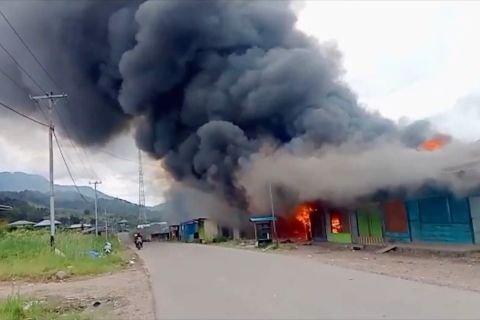 Ratusan warga mengamankan diri ke Nabire imbas kericuhan di Dogiyai
