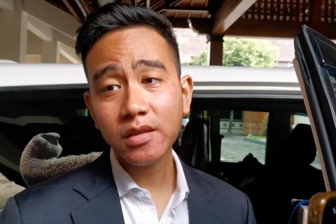 Gibran tuntut polisi tindak tegas pelempar batu bus Persis Solo