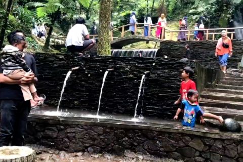 Libur Tahun Baru, wisata lereng Gunung Ciremai dipadati pengunjung