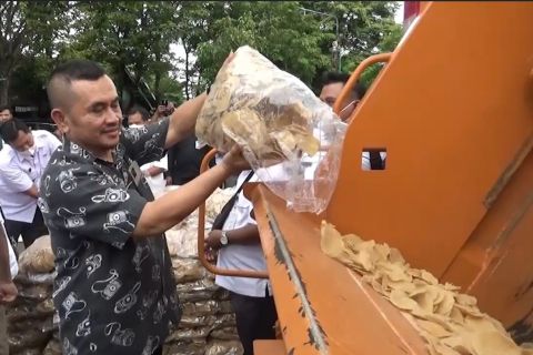 Pemkot Yogyakarta musnahkan 687,5 kg kerupuk mengandung boraks