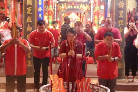 Perayaan Imlek Singkawang berjalan khusyuk dan meriah