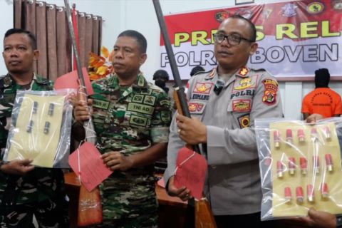 Polres Boven Digoel tangkap 2 pelaku penyelundupan senjata api