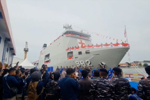 PT PAL menyerahkan Kapal Bantu Rumah Sakit dr. Radjiman ke TNI AL