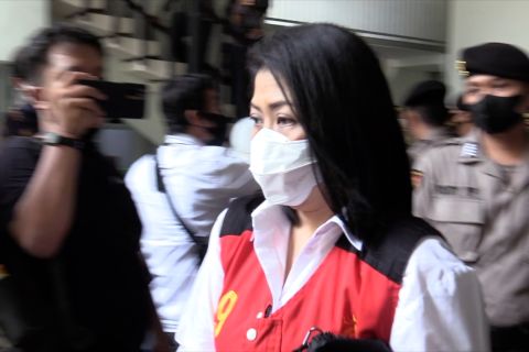 Putri Candrawathi dituntut delapan tahun penjara, Ibu korban kecewa