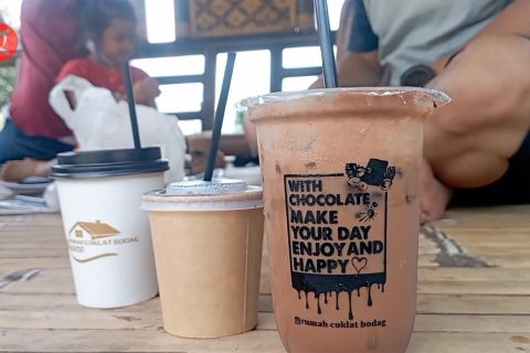 Memanjakan lidah di Rumah Coklat di Madiun