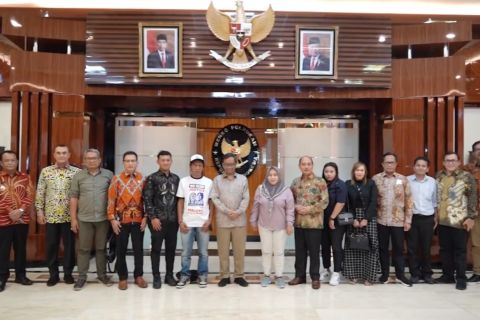 Mahfud MD terima aspirasi keluarga korban Tragedi Kanjuruhan