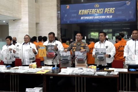Tersangka penipuan berkedok modifikasi Android Package Kit ditangkap