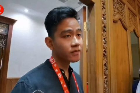 Gibran perbolehkan warga Solo lepas masker