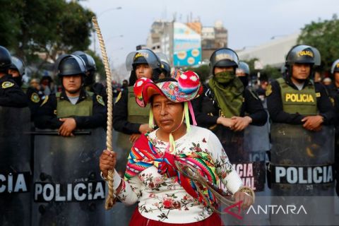 Aksi protes tuntut pengunduran diri Presiden Peru Dina Boluarte