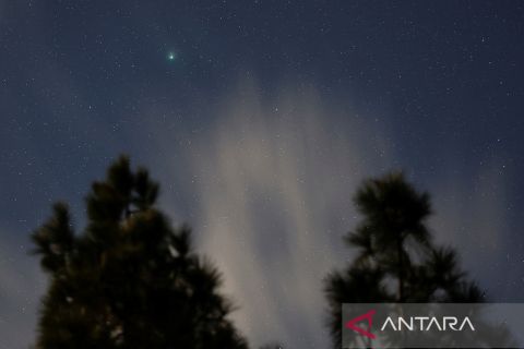 Indahnya komet C/2022 E3 (ZTF) 50.000 tahun sekali di langit