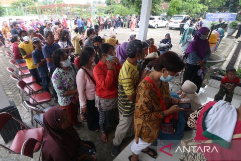 Warga serbu Dinas Koperasi Kota Kediri untuk mendaftar program bantuan modal usaha