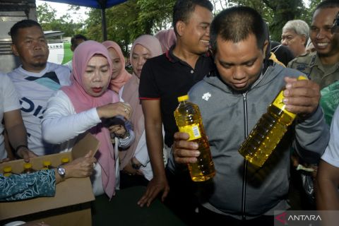 Operasi pasar minyak goreng di Gowa