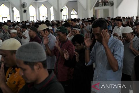 SALAT GHAIB BAGI KORBAN GEMPA TURKI DAN SURIAH