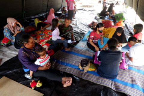 Pengungsi korban gempa bumi di Jayapura