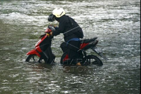 Banjir akibat curah hujan tinggi di Gowa