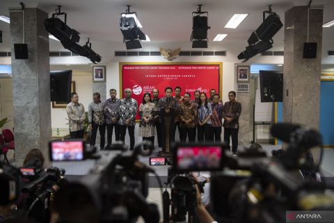 Presiden Joko Widodo menerima pengurus baru PSSI