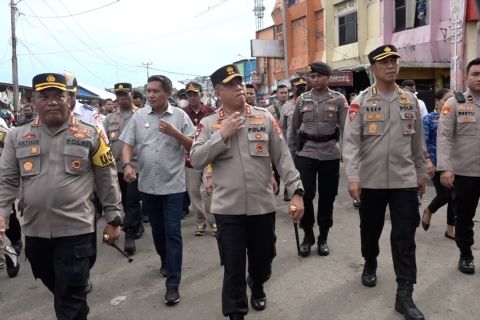 Kapolda Maluku dan PJ Wali Kota Ambon sidak pasar cegah kriminalitas