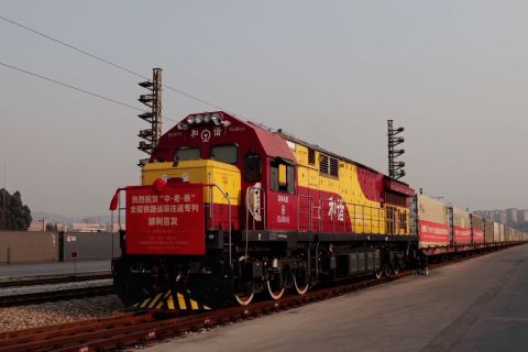 Ada kereta barang China - Thailand yang sekali jalan 55 jam