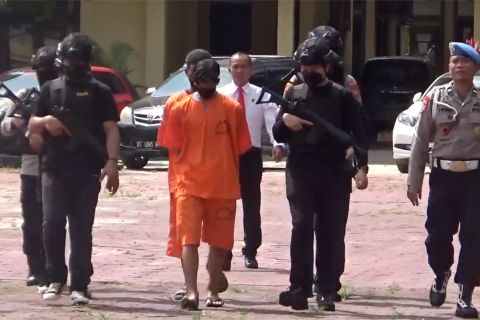 Bawa satu kg sabu, kurir narkotika lintas provinsi dibekuk di Kendari