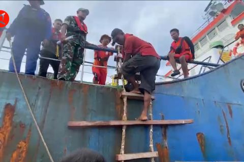 Hilang 2 hari, nelayan ditemukan kapal tanker di Laut Banda